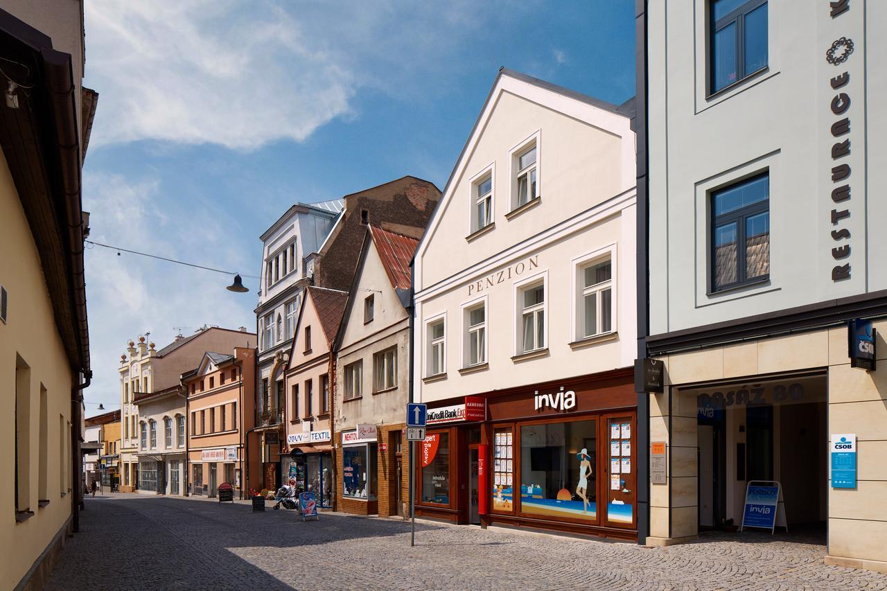 Penzion Na Namesti Двур-Кралове-над-Лабем Екстер'єр фото